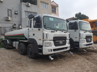 Xe xi téc phun nước, rửa đường